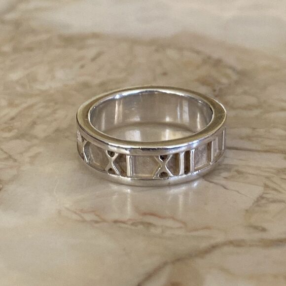 Authentic Tiffany & Co. Atlas 925 Sterling Silver Ring - Picture 1 of 7